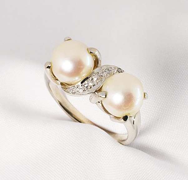 Lovely Twin Pearl and Diamond Rin in 14K WG