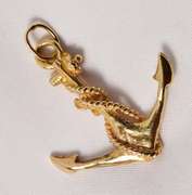 Audacious Fouled Anchor Pendant in 10K