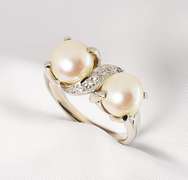 Lovely Twin Pearl and Diamond Rin in 14K WG