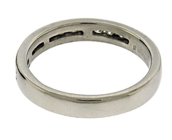 Great Platinum Round Brilliant Cut Wedding Band
