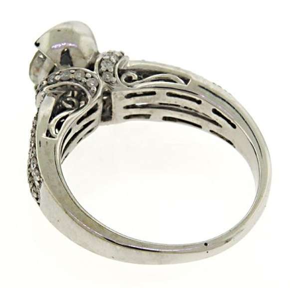 Charming White Gold Diamond Ring
