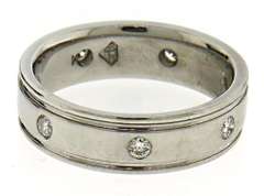 Gent's White Gold Diamond Ring