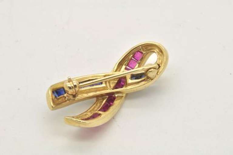 LADIES 14 YELLOW GOLD SAPPHIRES AND DIAMOND BROOCH