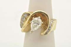 LADIES 14 KT YELLOW GOLD DIAMOND RING