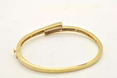 LADIES 14 KT YELLOW GOLD DIAMOND BANGLE BRACELET