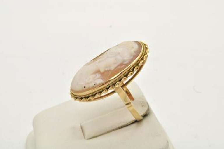 LADIES 14 KT ITALY CAMEO RING