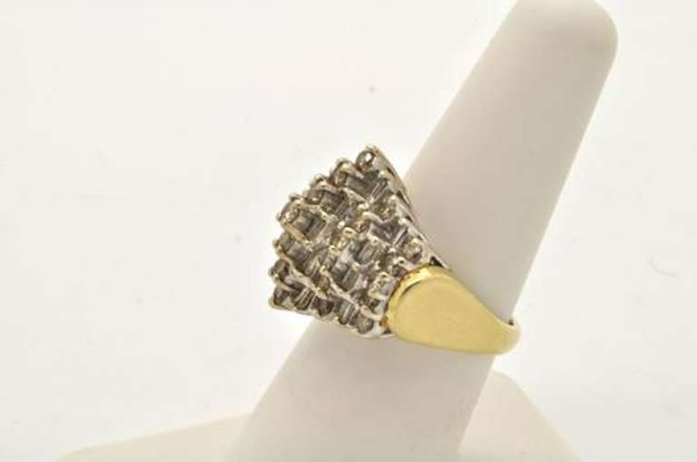 LADIES 14 KT LARGE DIAMOND RING