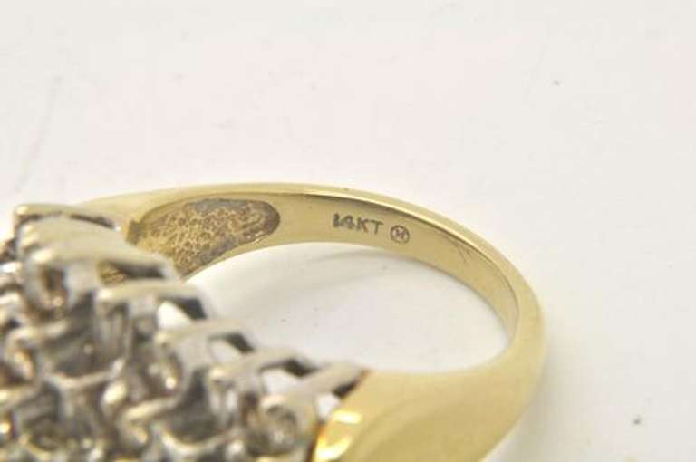 LADIES 14 KT LARGE DIAMOND RING