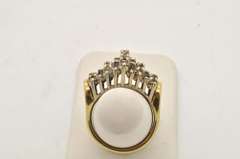 LADIES 14 KT LARGE DIAMOND RING