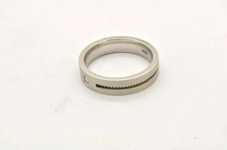 MENS 14 KT WHITE GOLD WEDDING BAND WITH DIAMOND