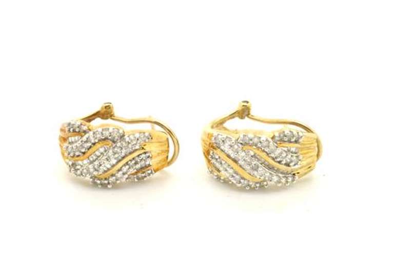 LADIES DIAMOND EARRINGS CRAFTED IN SOLID GOLD