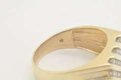 MENS 14 KT YELLOW GOLD DIAMOND RING