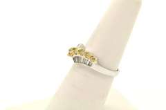 LADIES 18 KT WHITE GOLD DIAMOND RING