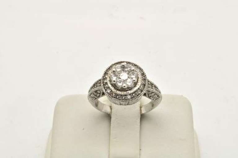 LADIES 14 KT WHITE GOLD DIAMOND HALO RING