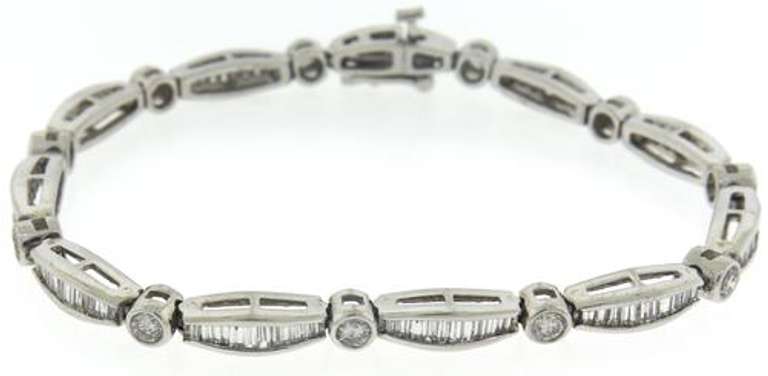 Elegant Baguette & Round Brilliant Cut Diamond Scallop