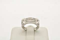 LADIES 18 KT WHITE GOLD XO DIAMOND BAND