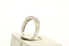 LADIES 14 KT WHITE GOLD DIAMOND BAND