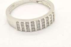 LADIES 14 KT WHITE GOLD DIAMOND BAND
