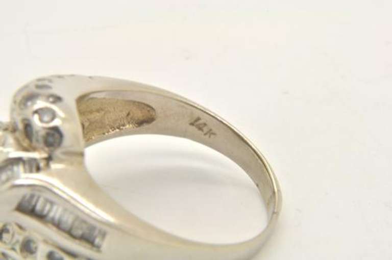 LADIES 14 KT WHITE GOLD DIAMOND RING