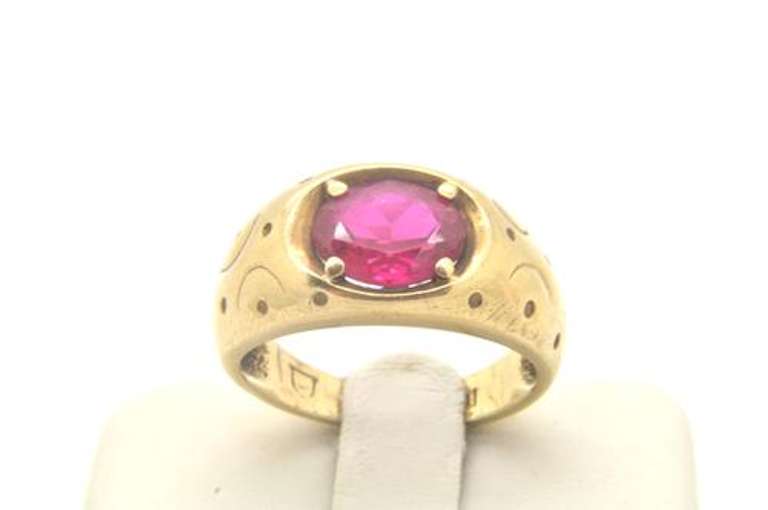 MENS 10 KT YELLOW GOLD RUBY RING