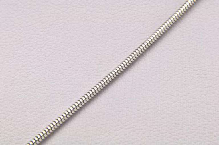 18 KT WHITE GOLD DIAMOND AND PEARL NECKLACE.