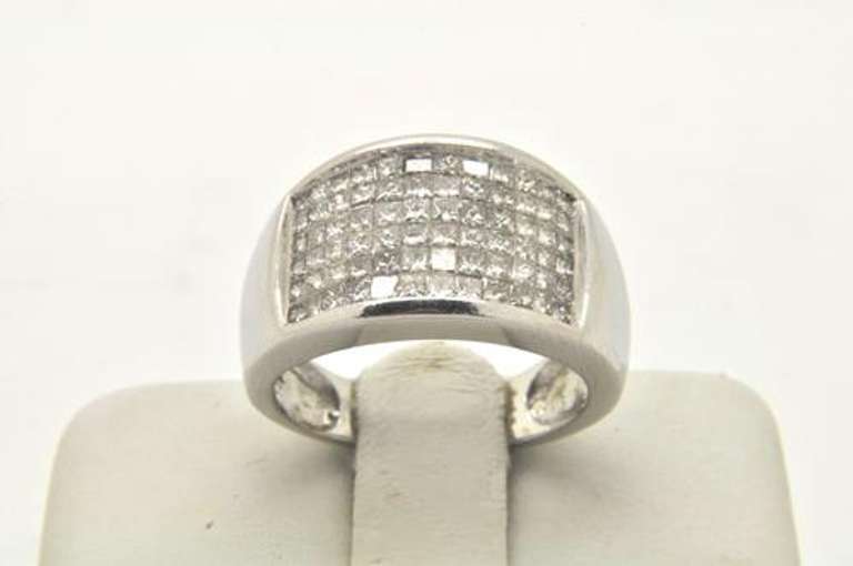 14 KT WHITE GOLD WIDE DIAMOND BAND. 1.50 carat tw.
