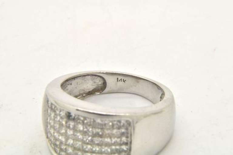 14 KT WHITE GOLD WIDE DIAMOND BAND. 1.50 carat tw.