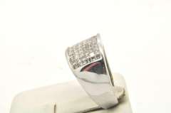 14 KT WHITE GOLD WIDE DIAMOND BAND. 1.50 carat tw.