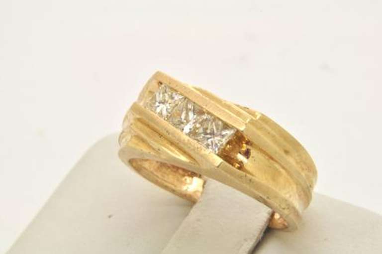 MENS 14 KT YELLOW GOLD DIAMOND RING