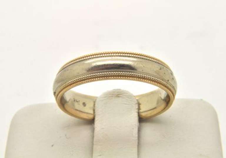 MENS 14 KT WHITE GOLD WEDDING BAND