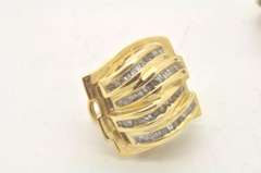 LADIES 14 KT YELLOW GOLD DIAMOND EARRINGS