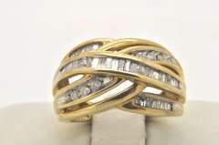 LADIES 10 KT YELLOW GOLD DIAMOND BAND