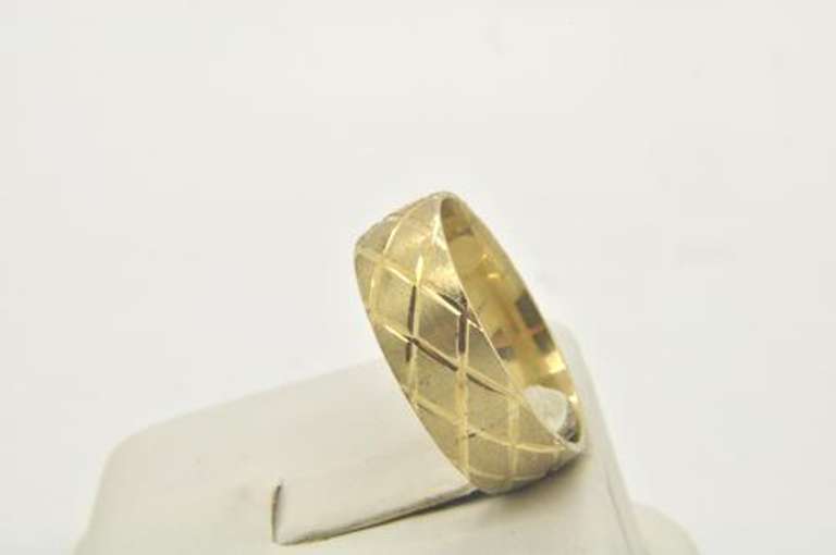 14 KT YELLOW GOLD WEDDING BAND
