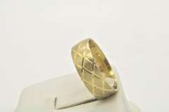 14 KT YELLOW GOLD WEDDING BAND