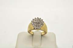 LADIES 10 KT YELLOW GOLD DIAMOND CLUSTER RING