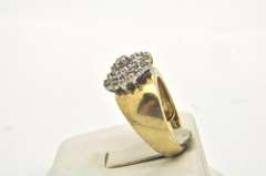 LADIES 10 KT YELLOW GOLD DIAMOND CLUSTER RING