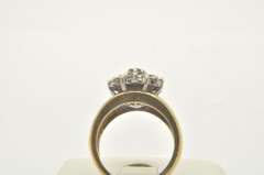 LADIES 10 KT YELLOW GOLD DIAMOND CLUSTER RING