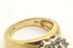 LADIES 10 KT YELLOW GOLD DIAMOND CLUSTER RING