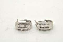LADIES 14 KT WHITE GOLD DIAMOND EARRINGS