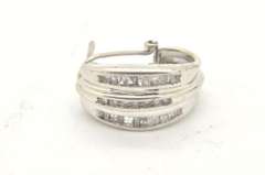 LADIES 14 KT WHITE GOLD DIAMOND EARRINGS