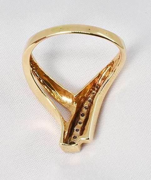 Dramatic 9 Diamond Ring in 14K