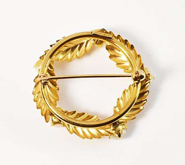 Stately Pearl and Leaf Wreath Brooch in 14K