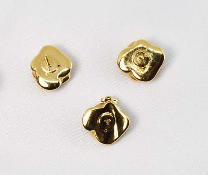 Cute Matching Rose Earrings and Pendant in 10K