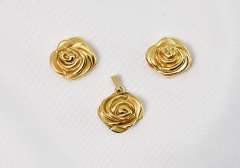 Cute Matching Rose Earrings and Pendant in 10K