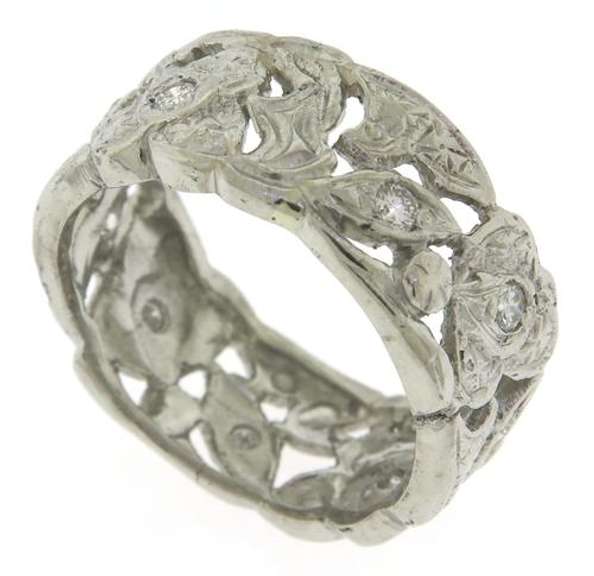 Charminng Vintage Diamond Filagree Leaf Eternity Ring