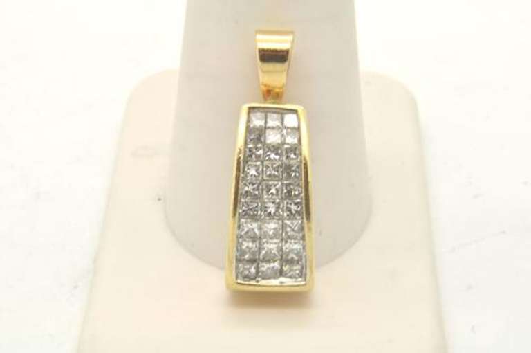 14 KT GOLD DIAMOND PENDANT