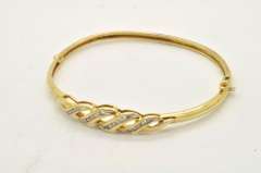 LADIES 14 KT DIAMOND BANGLE BRACELET