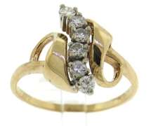 Elegant Yellow Gold Diamond Ring