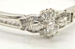 LADIES 18 KT DIAMOND BANGLE BRACELET