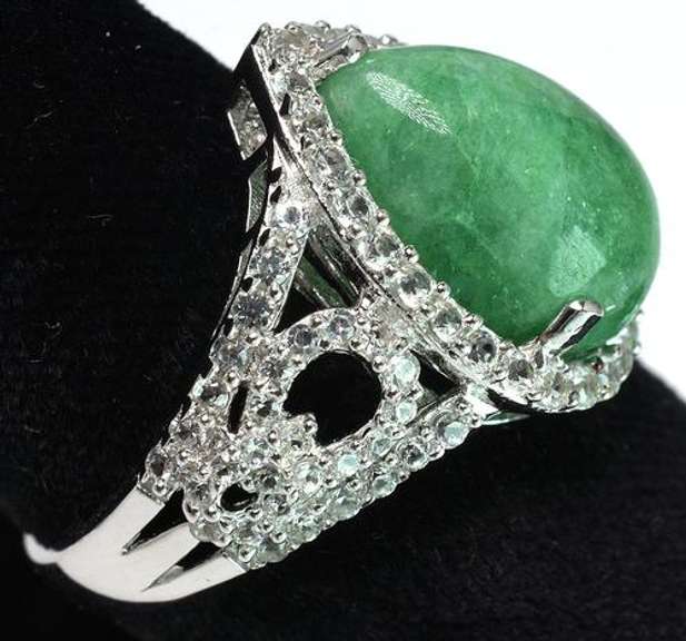 Very Attractive Emerald & White Sapphire Ring